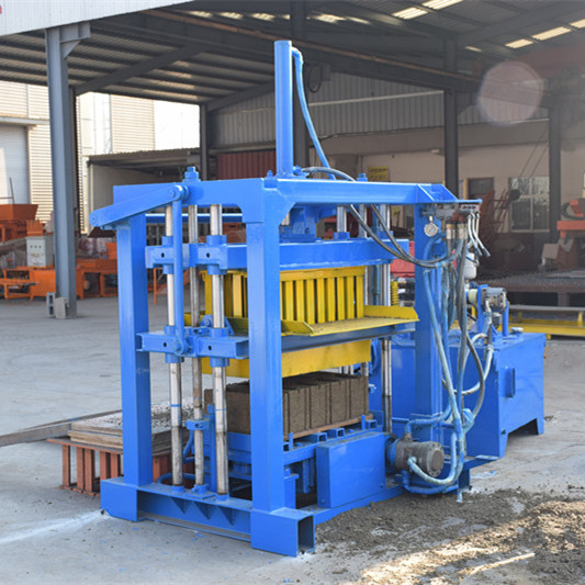 QT4-30 Diesel Engine Hydraulic Block Machine